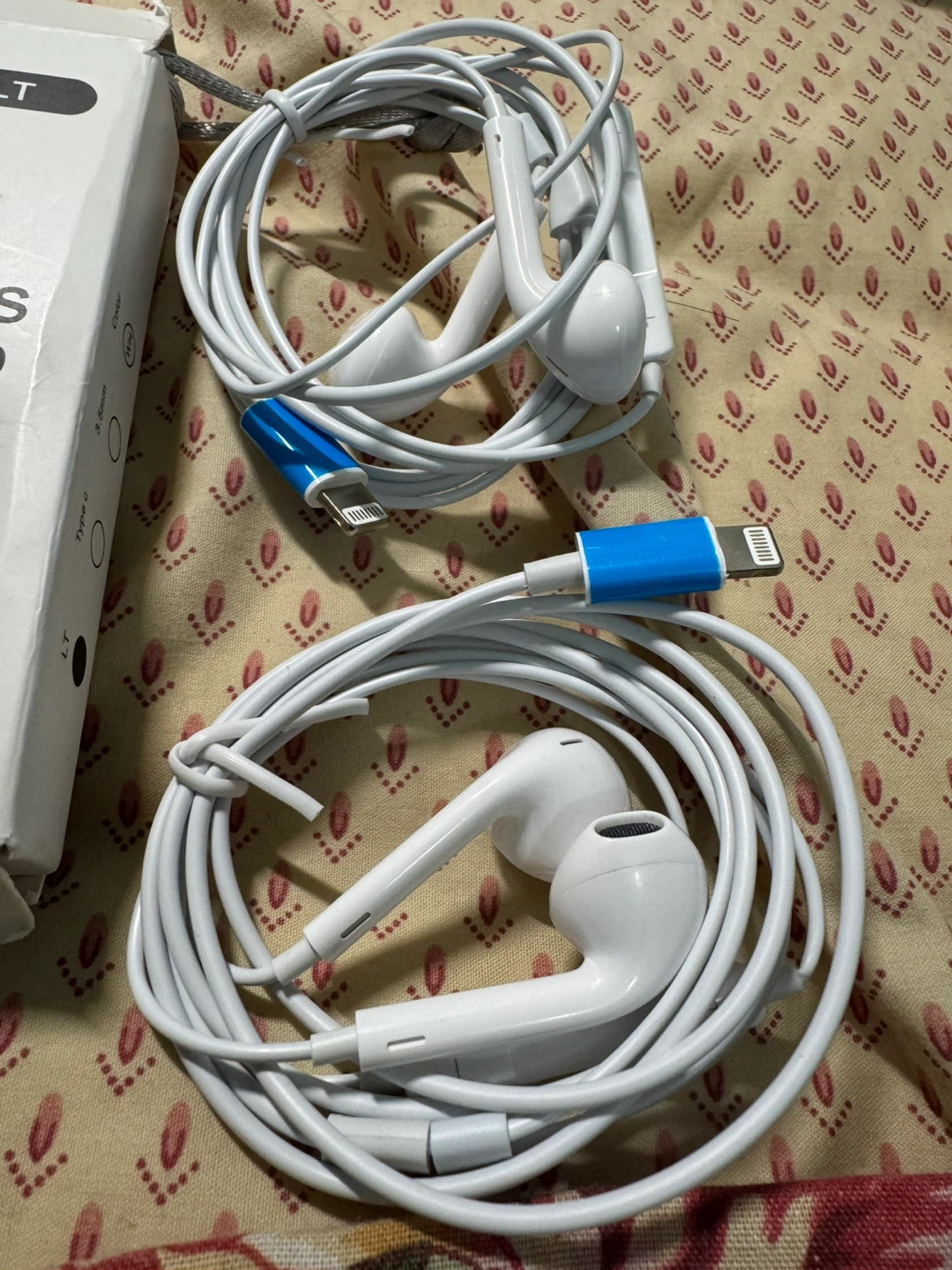 Wired Earbuds with Lightning Connector - photo 2