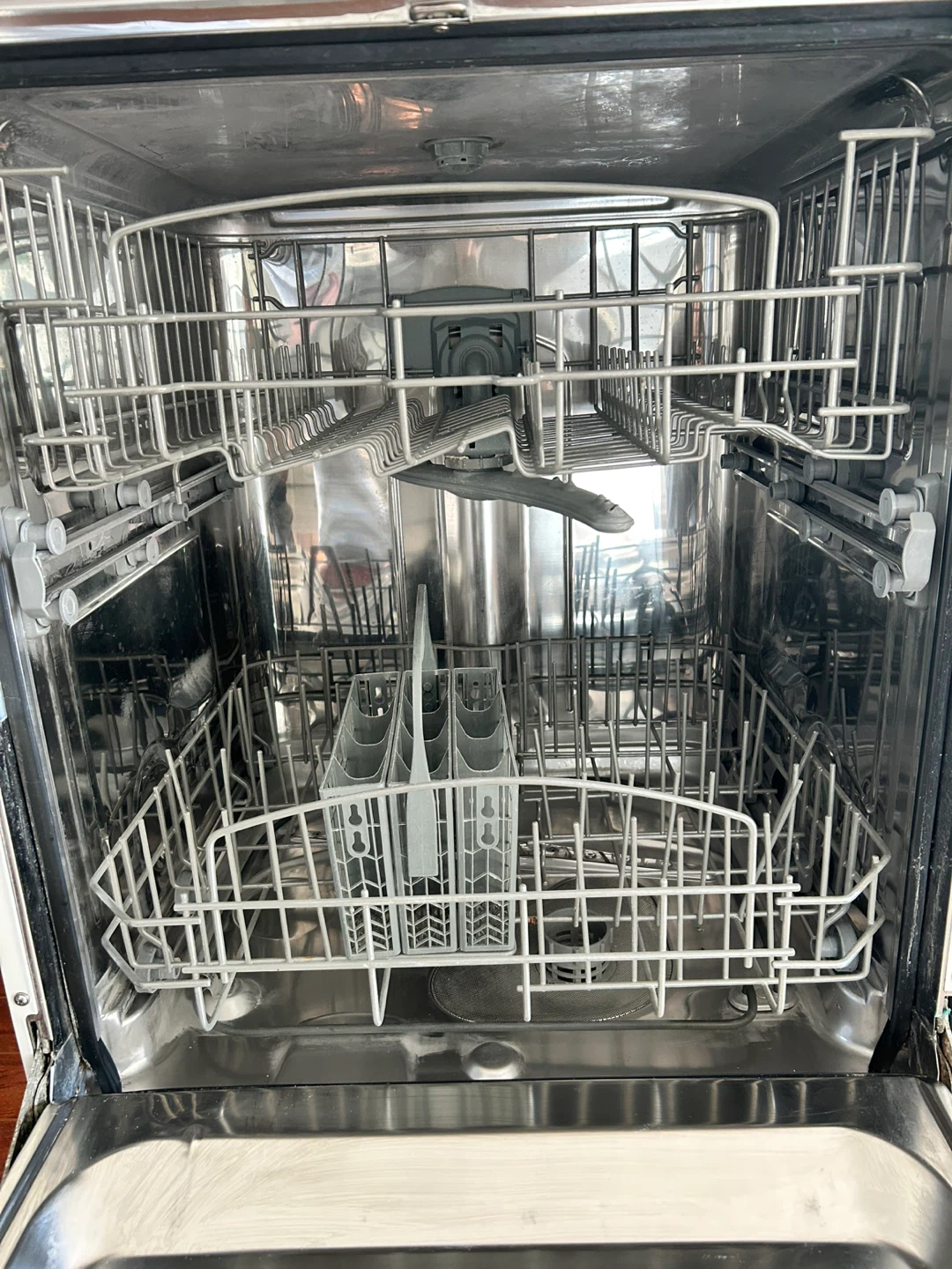 GE 24 inch Portable Dishwasher with Wood Top. - photo 5