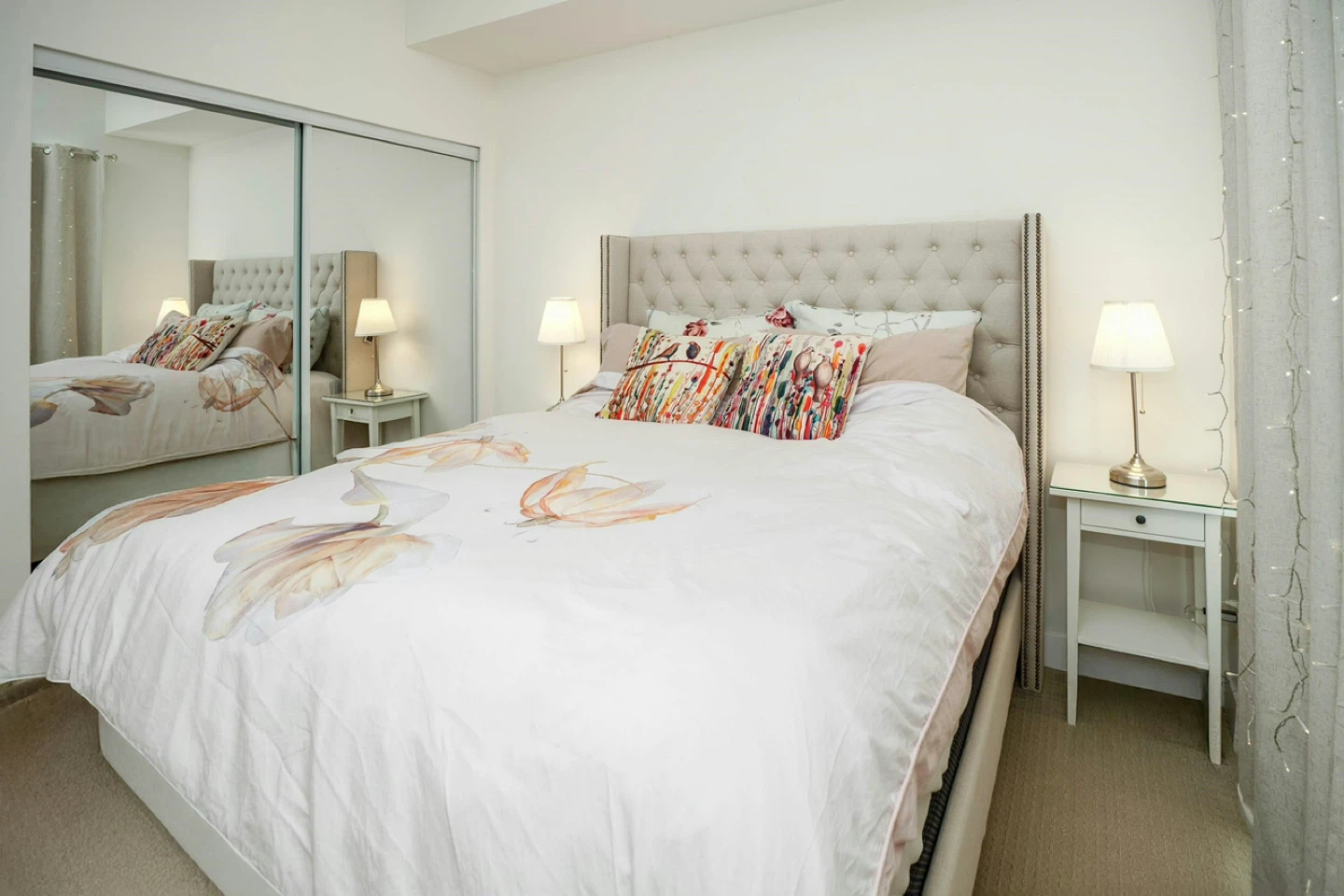 Upholstered Tufted Headboard Queen Bed Frame