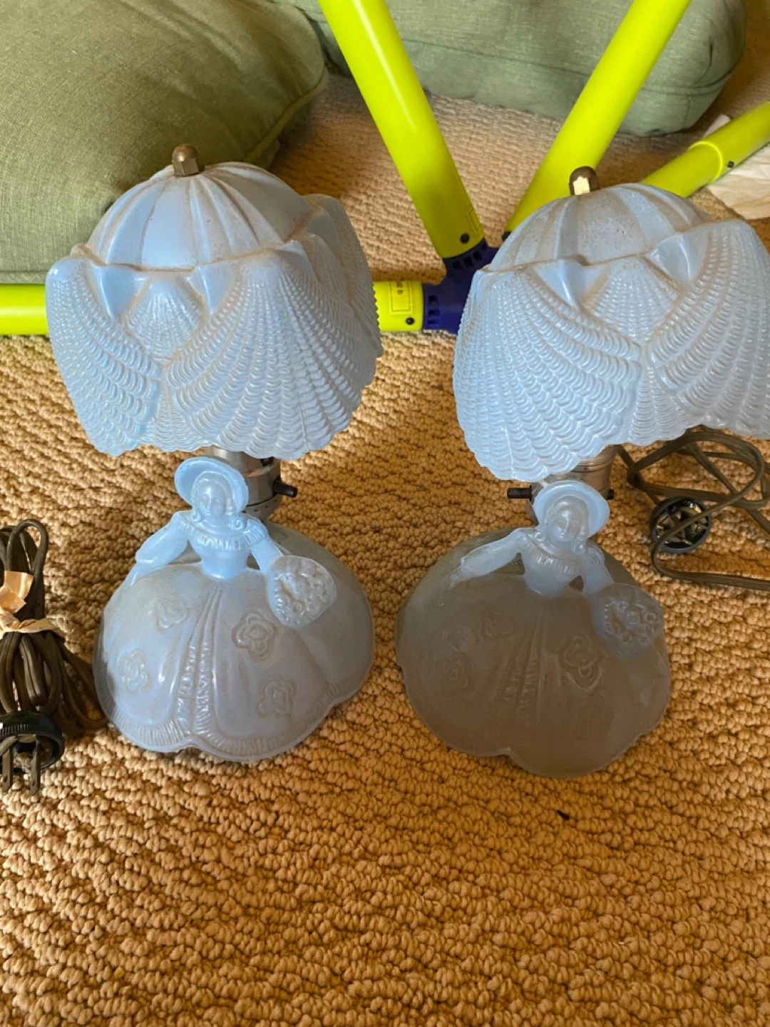 🏆Pair of Vintage Blue Glass Lamps with Figurines