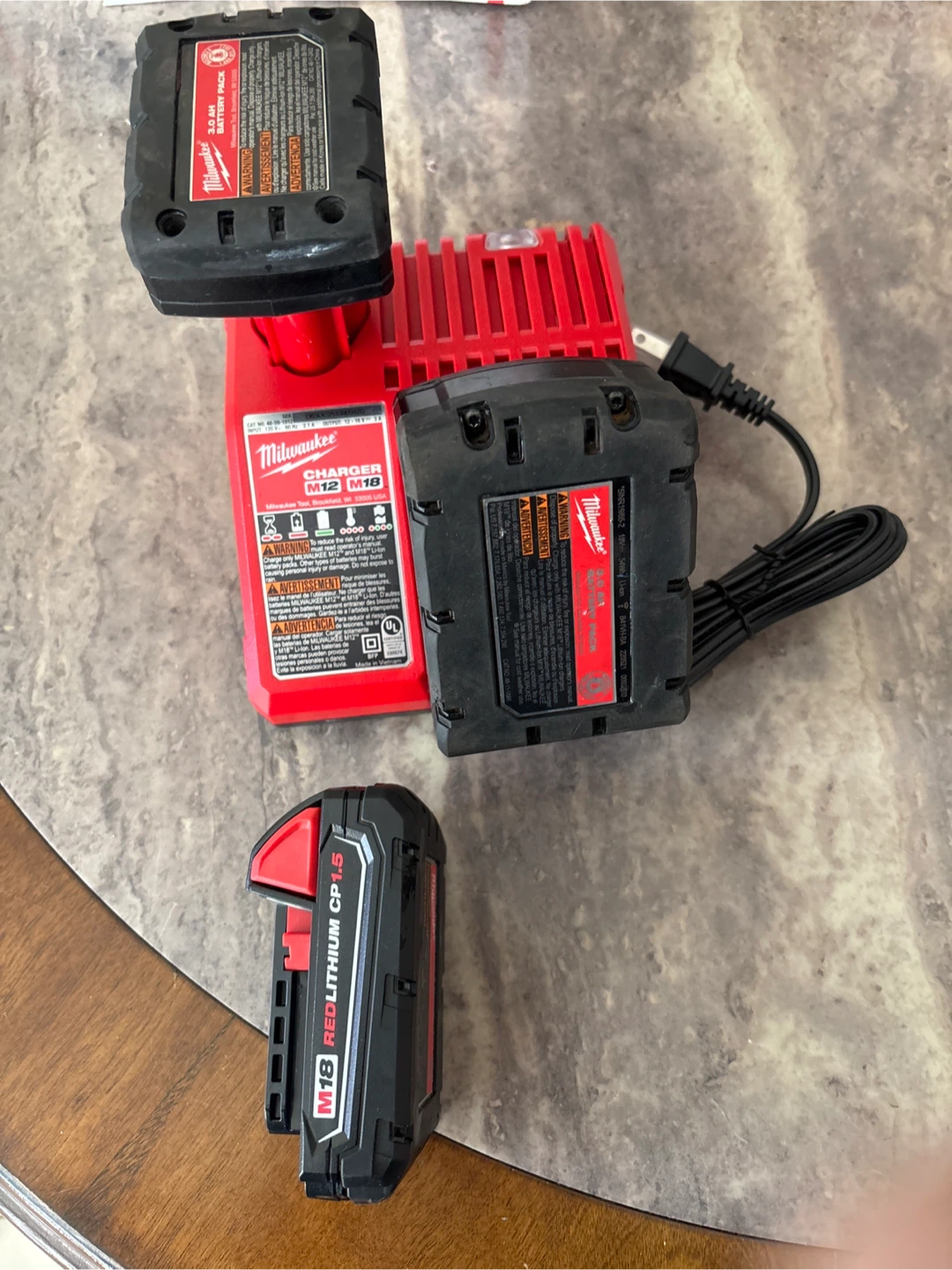 Milwaukee M12/M18 RedLithium Battery Charger with 3 Batteries - photo 2