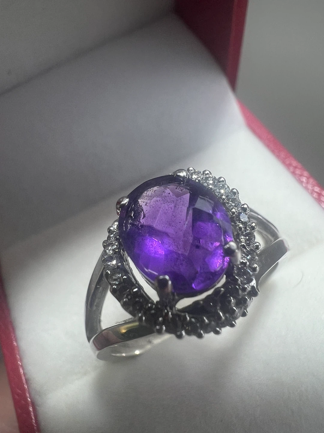 10 k Amethyst and Diamond Ring - photo 4