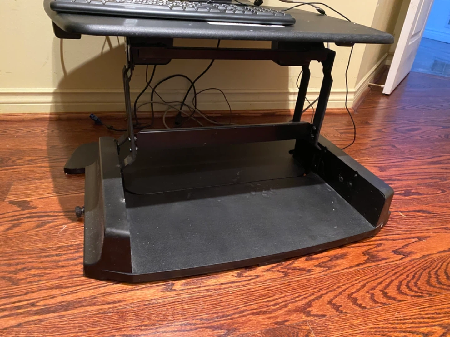 Lot: Varidesk Pro Plus 36 Sit-Stand Desk Converter - photo 2