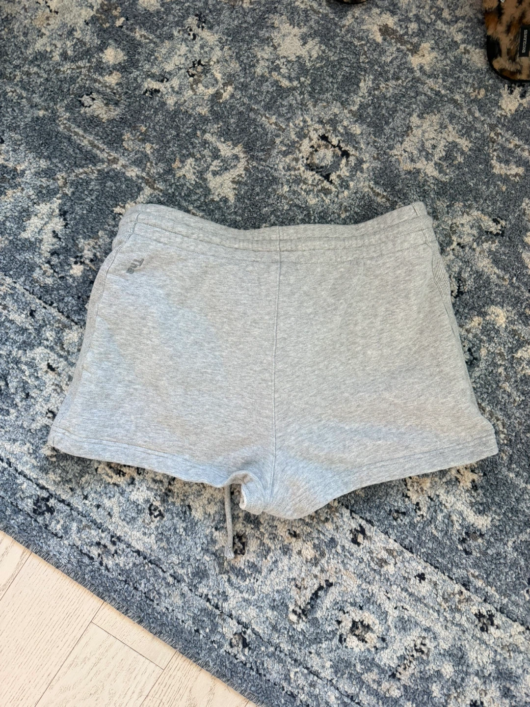 ARITZIA TNA Cozy Fleece Boyfriend 2" Sweat Short - size medium - photo 3