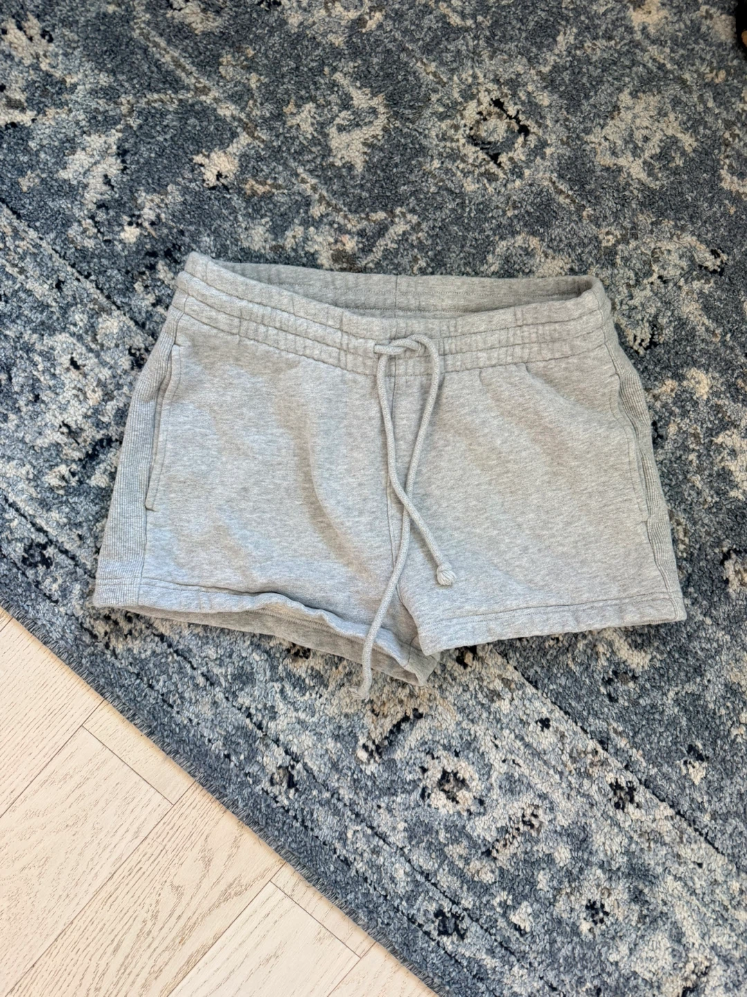 ARITZIA TNA Cozy Fleece Boyfriend 2" Sweat Short - size medium - photo 2