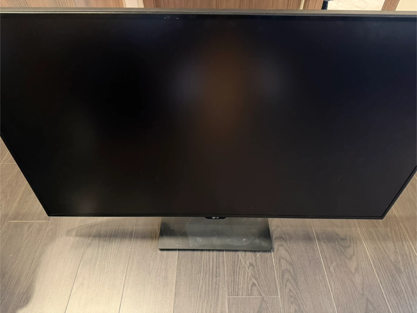 LG 42.5” 4K UHD IPS Monitor – Fully Functional - photo 4