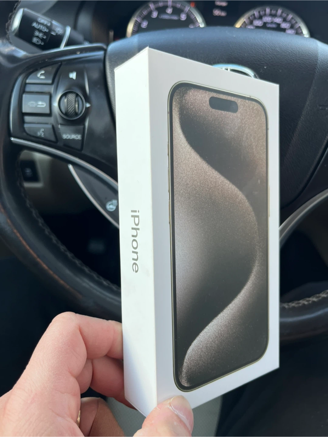 Apple iPhone 15 Pro - photo 2