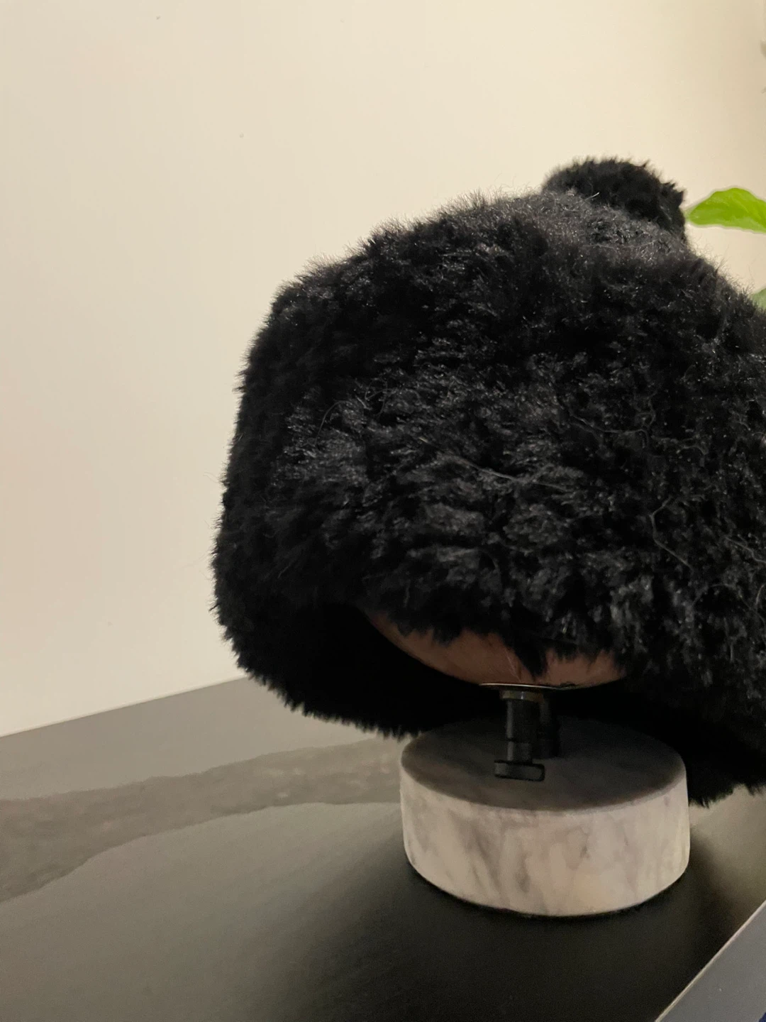 Black Fuzzy Pom Pom Hat🏆 - photo 3