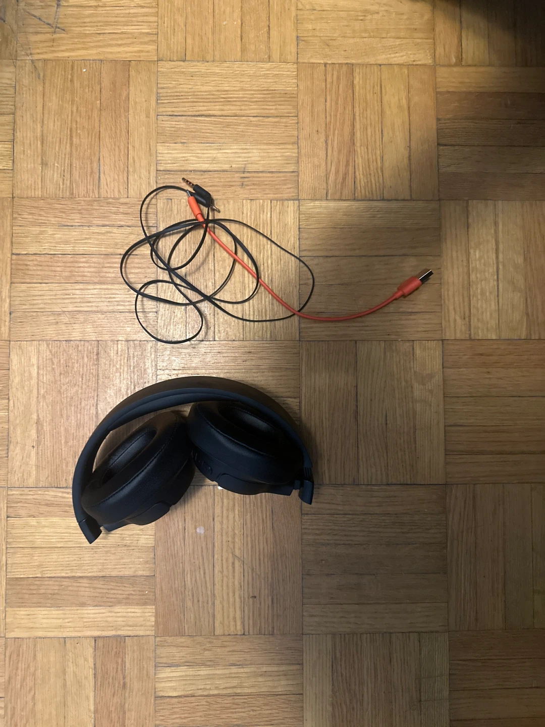 JBL Wireless Headphones with Audio Cable