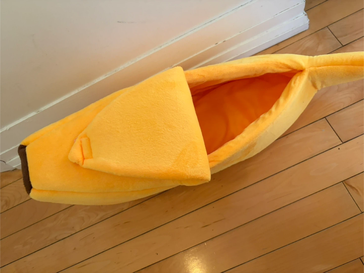 Banana Shaped Pet Bed - photo 2