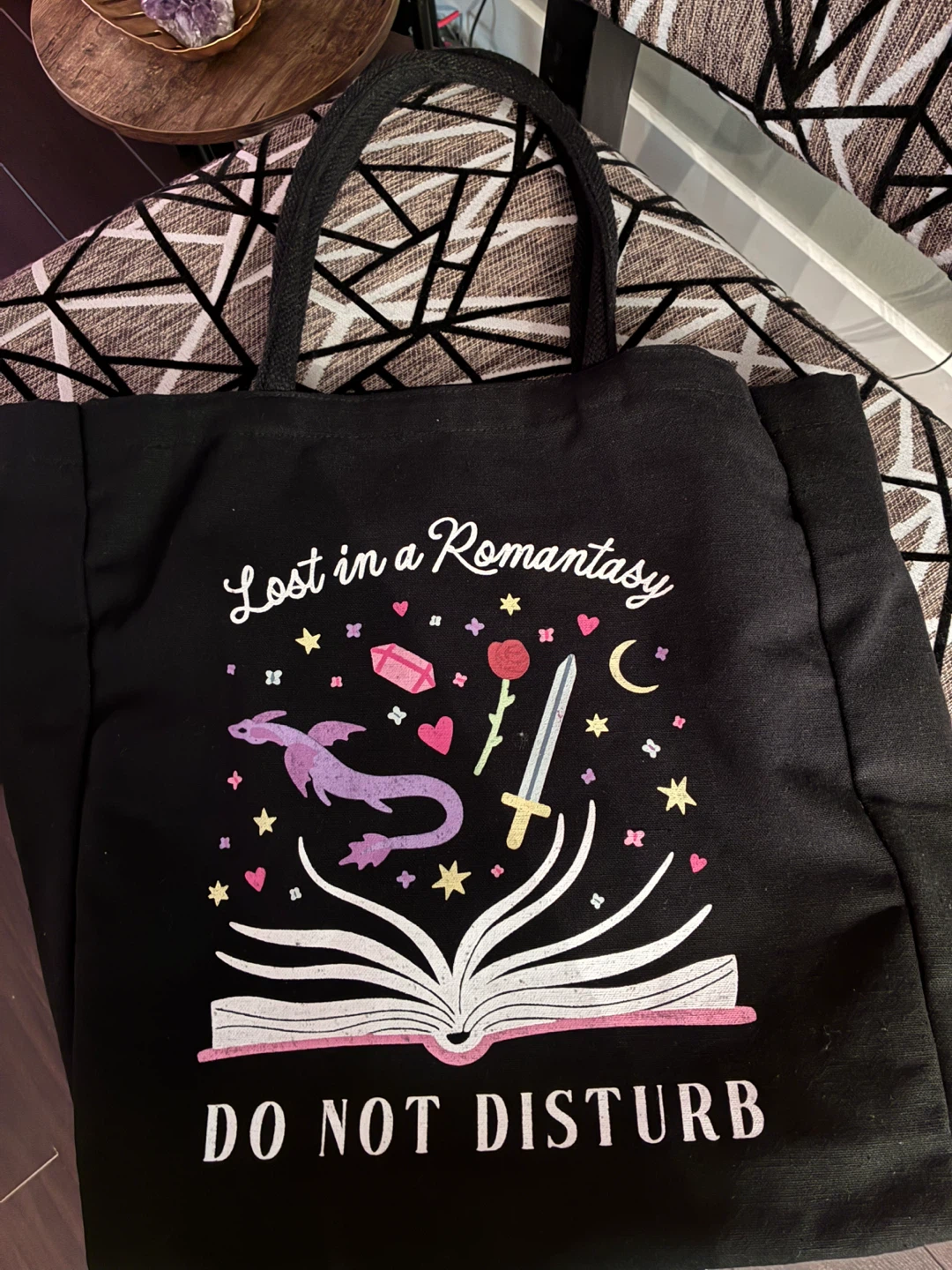 Black Canvas Tote Bag "Lost in a Romantasy" - photo 3