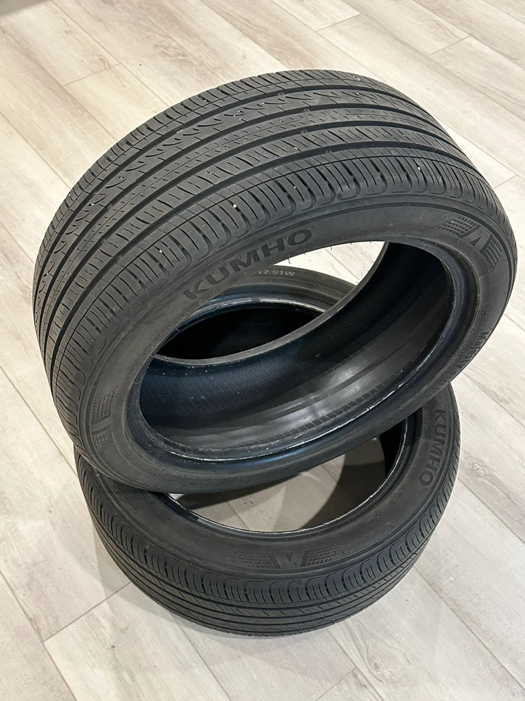 Kumho 225/45 R17 91W Tires (Set of 2) - photo 3