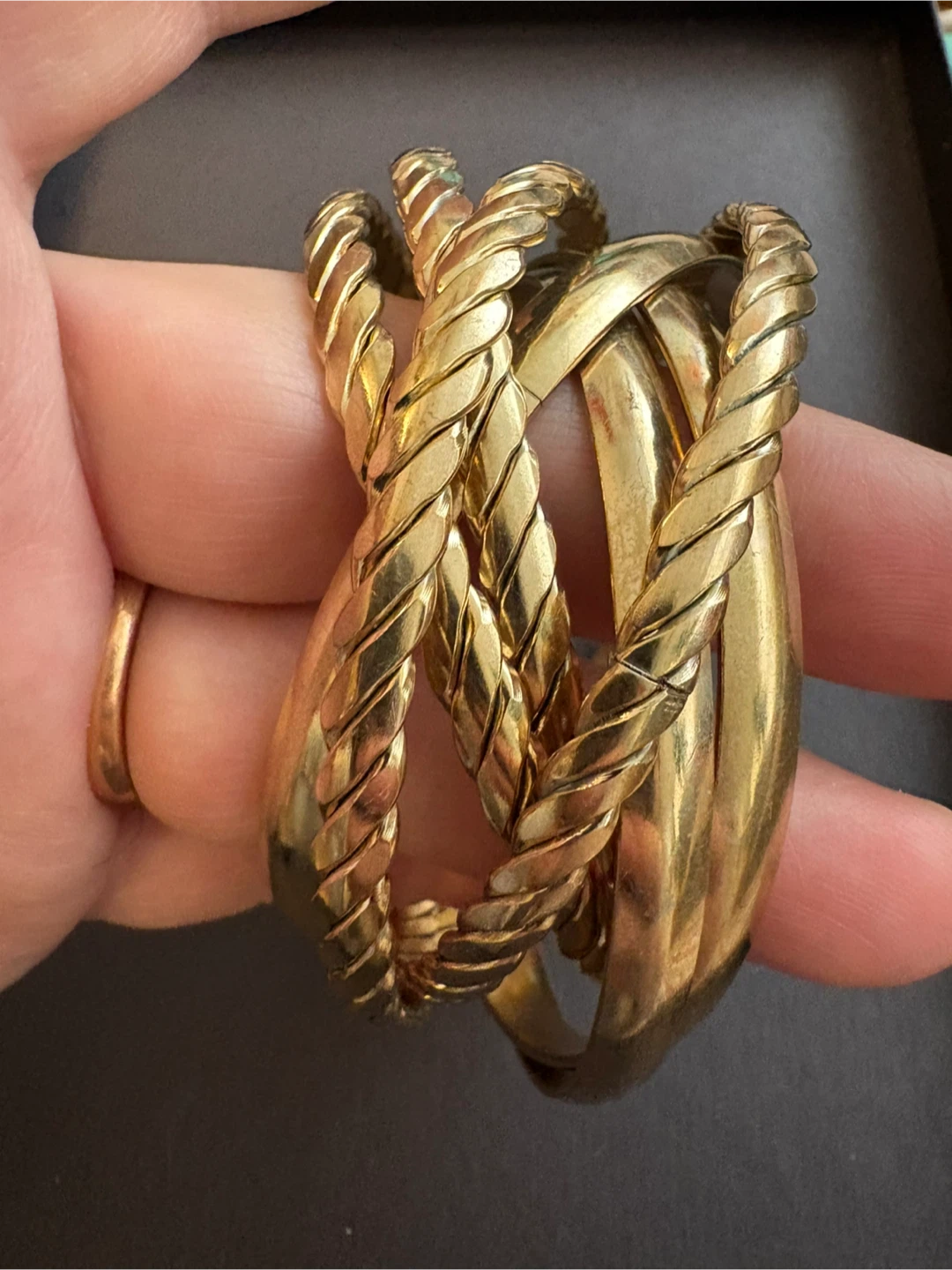 Vintage Set of 6 Gold Tone Bangle Bracelets