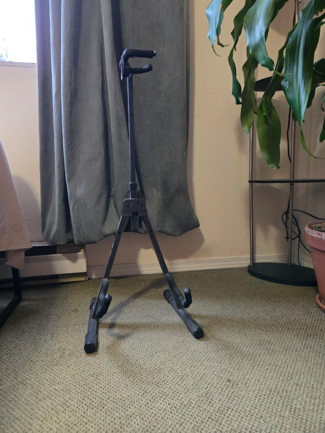PROEL Guitar Stand