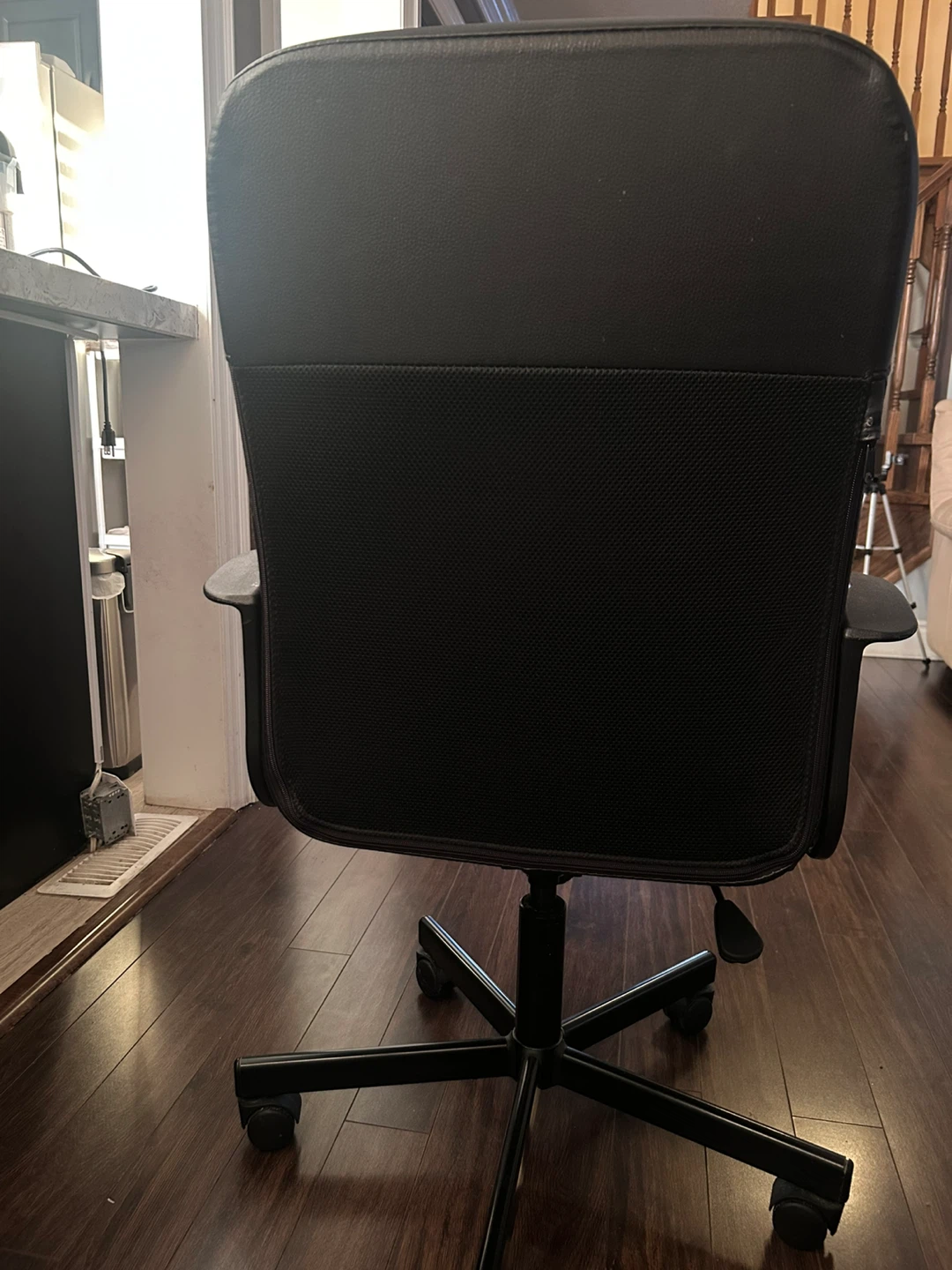 Black Office Chair - photo 3