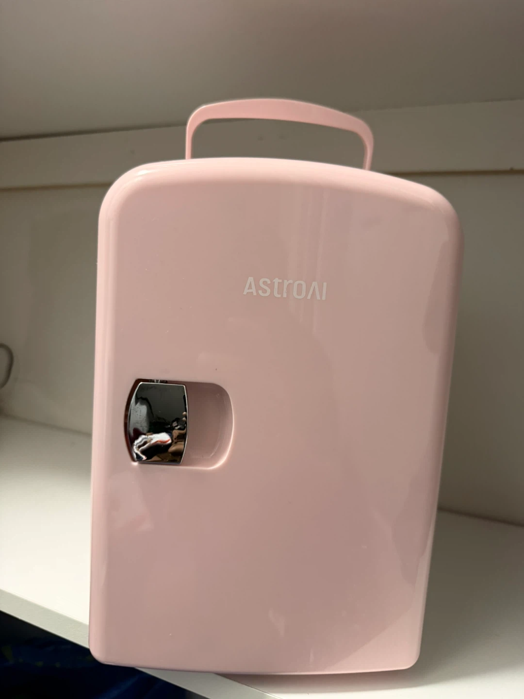 AstroAI Pink 4L Mini Fridge - photo 2