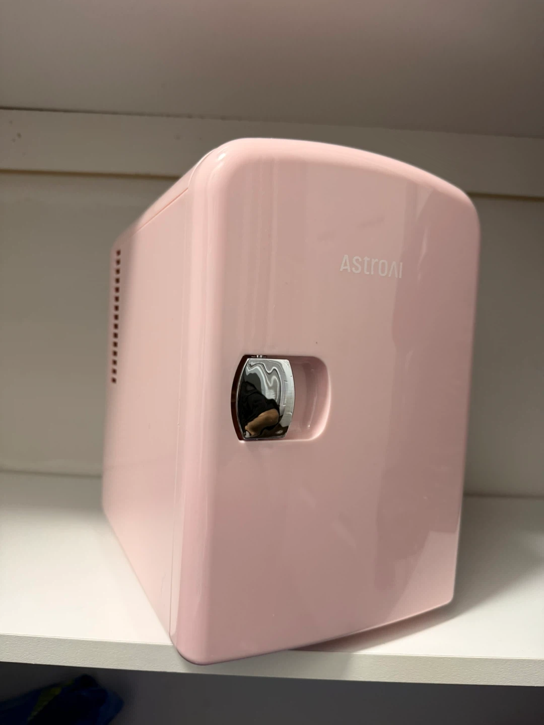 AstroAI Pink 4L Mini Fridge - photo 4