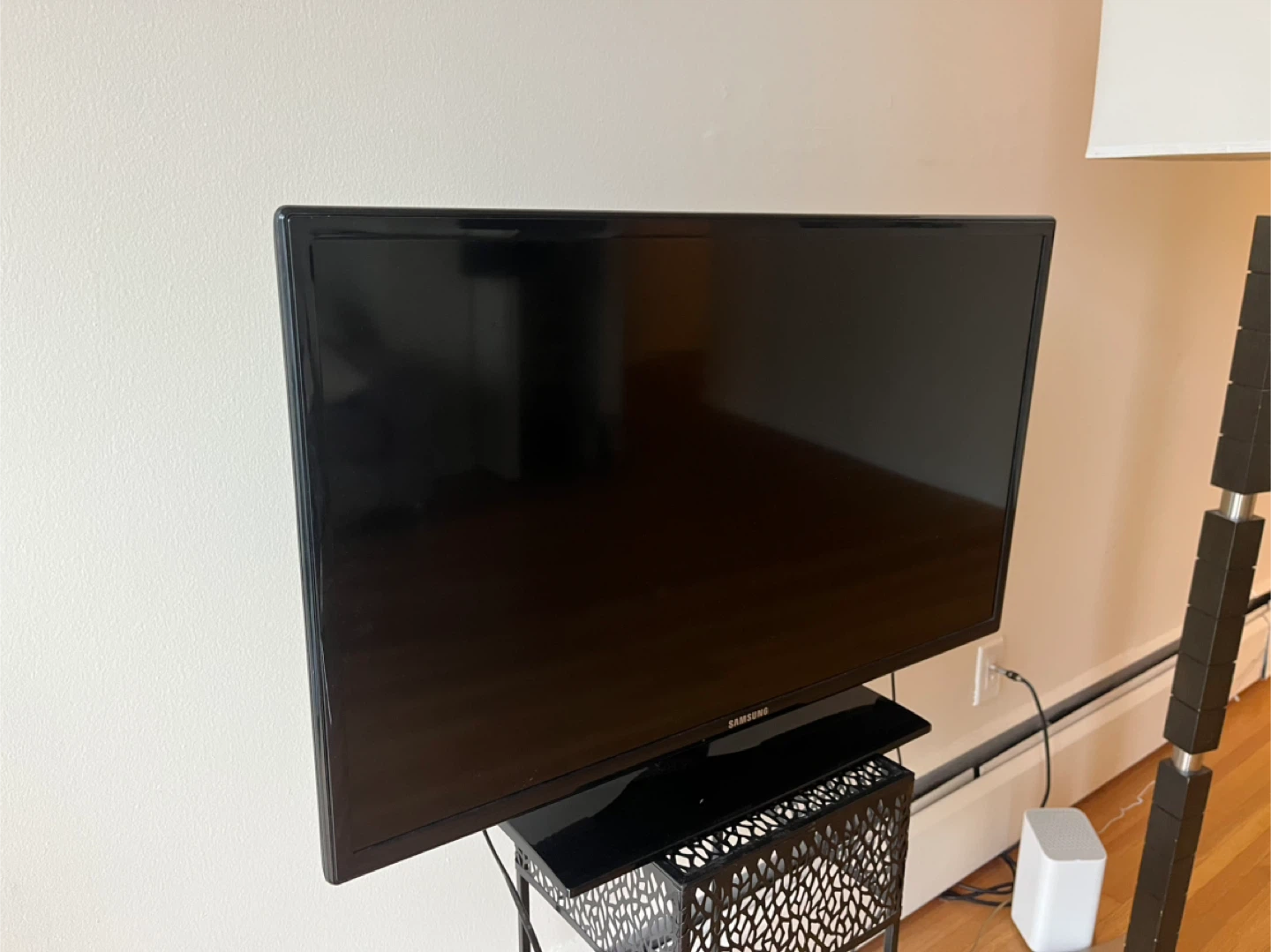 Samsung 32" HD TV - photo 2