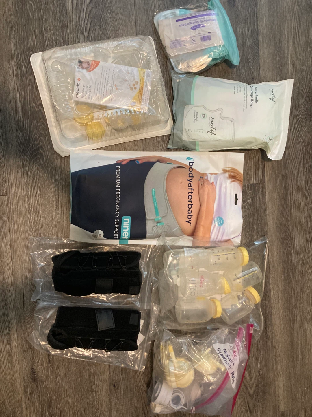 Medela Breast Pump Parts, Bottles, and Storage Bags set🏆