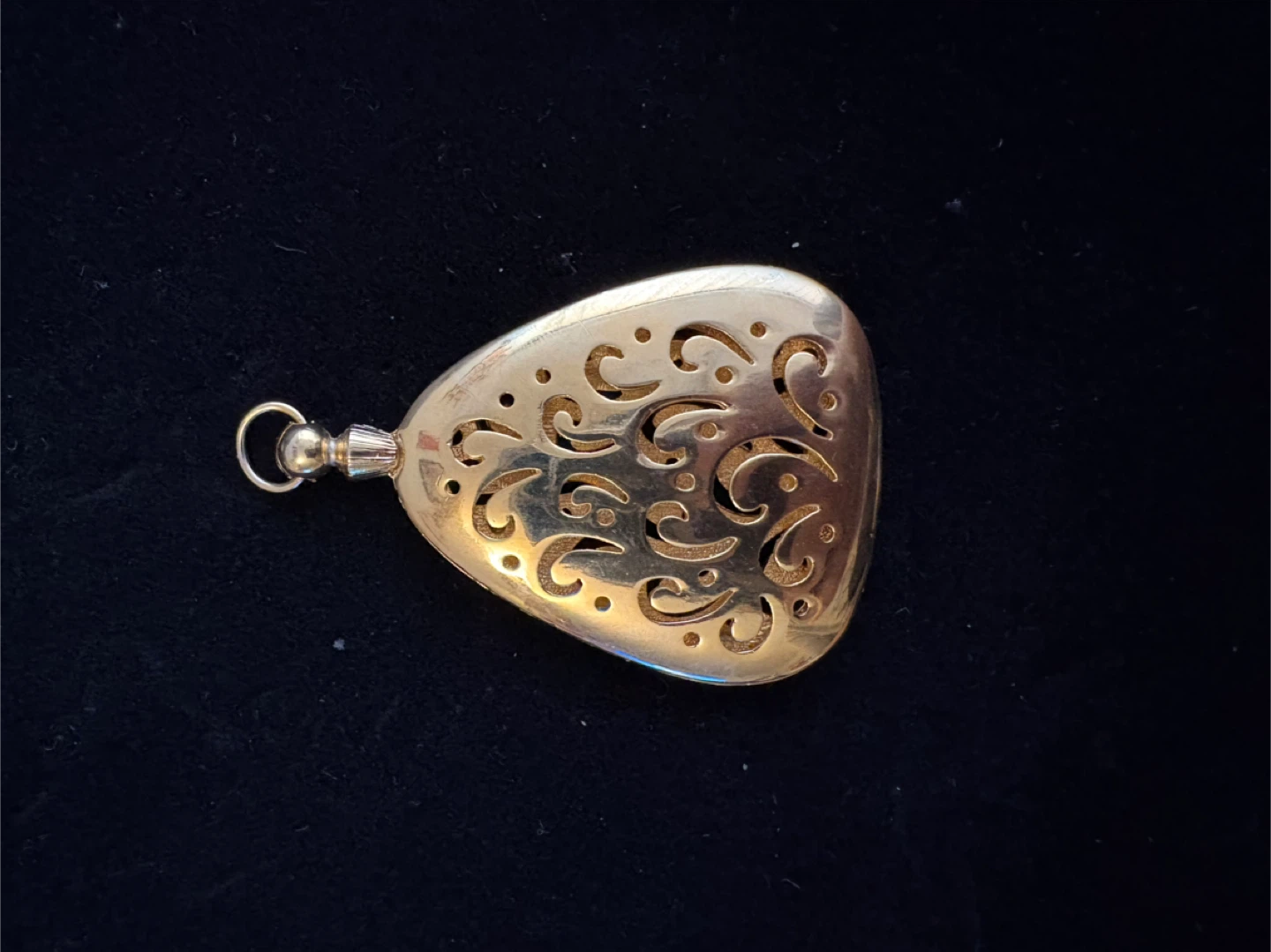 Vintage Gold Tone Filigree Pendant