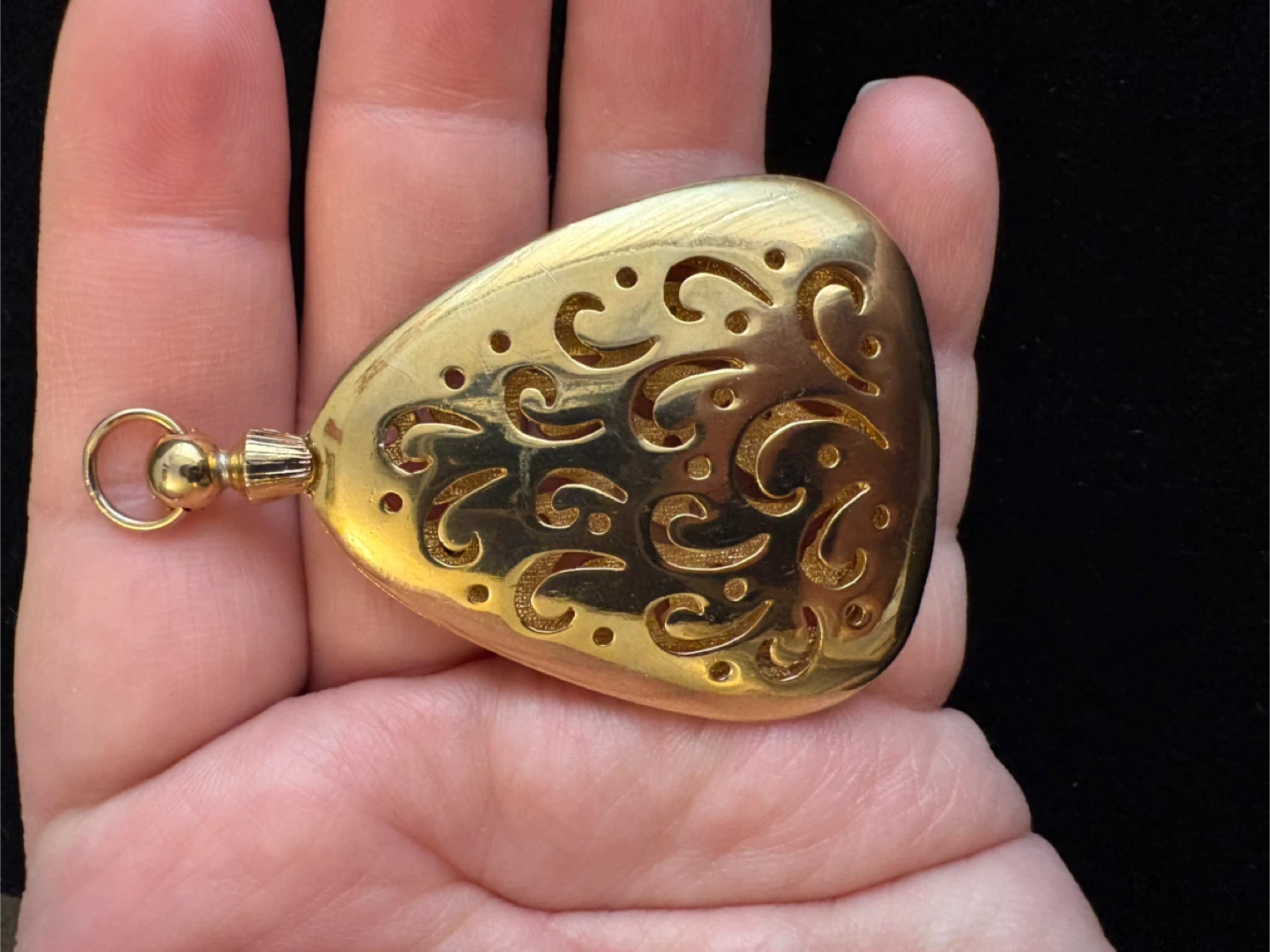 Vintage Gold Tone Filigree Pendant - photo 2