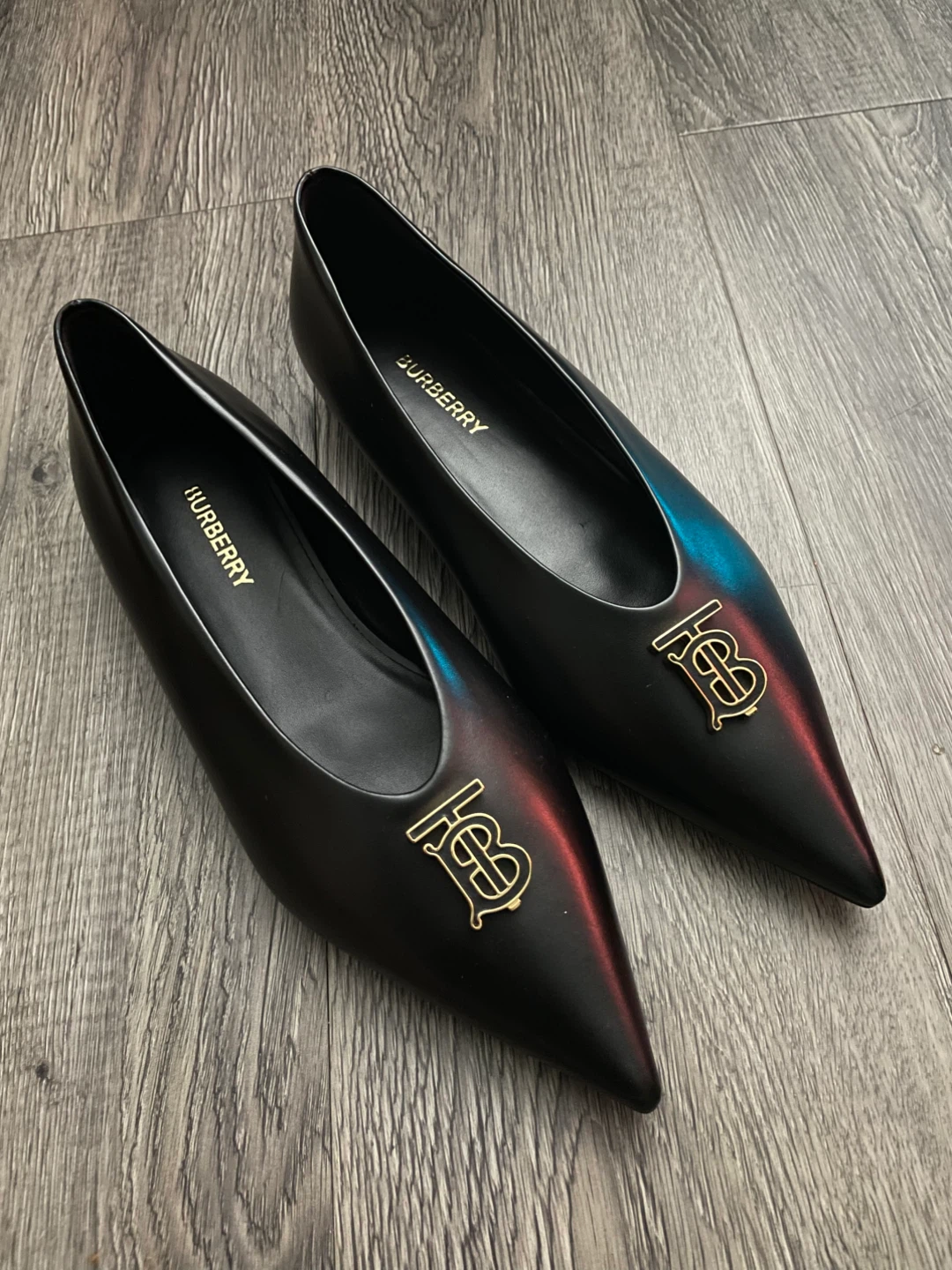 Burberry Black Leather Pointed Toe Flats🏆