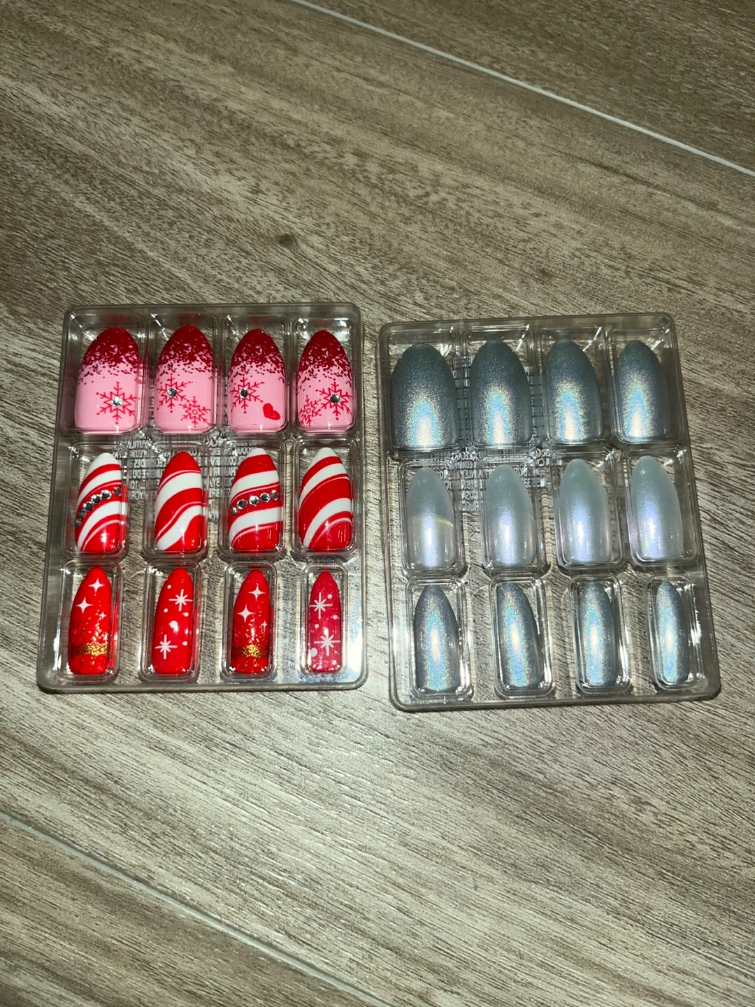 Set of Press-On Nails - Christmas and Silver Designs