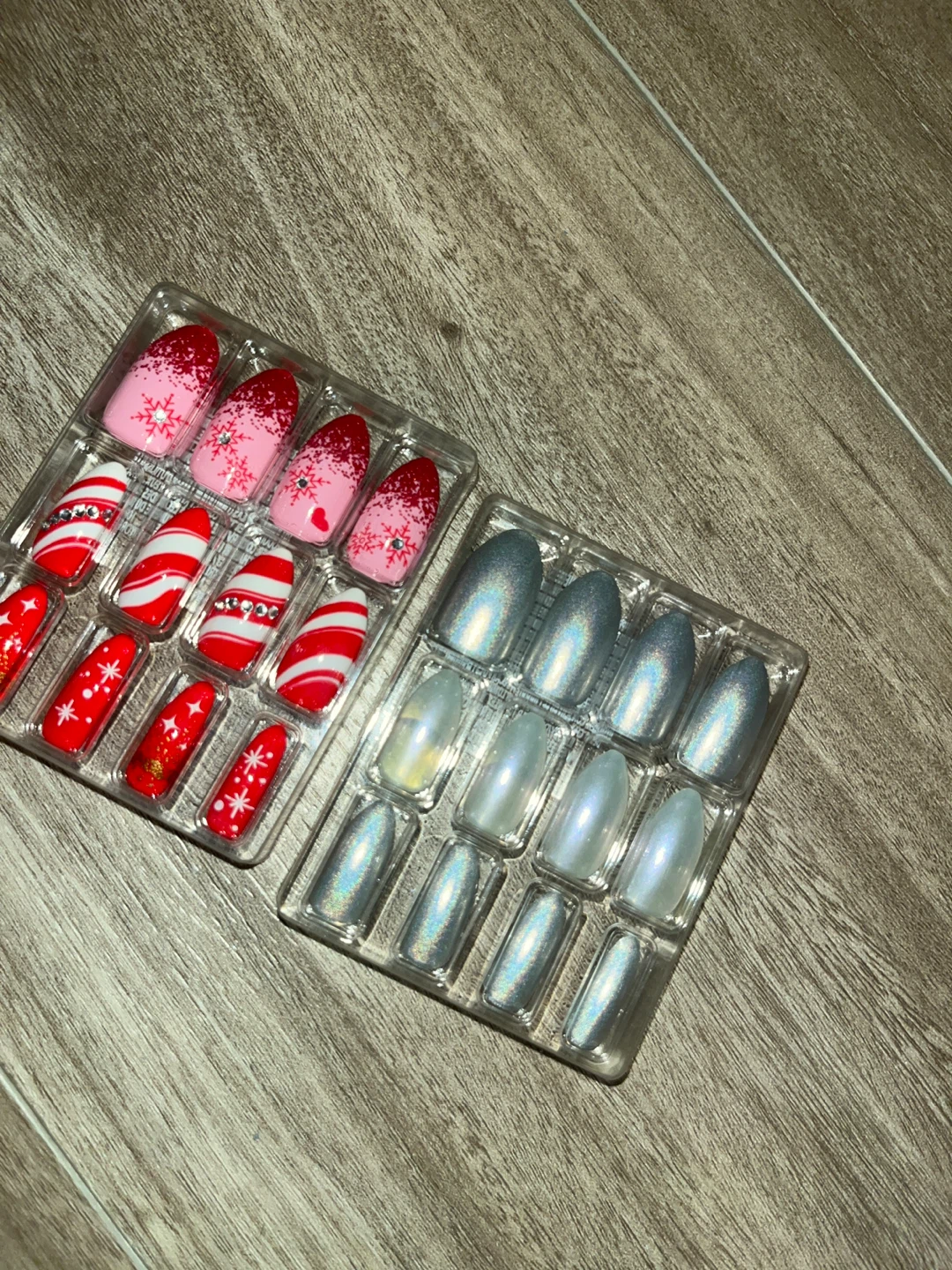 Set of Press-On Nails - Christmas and Silver Designs - photo 2
