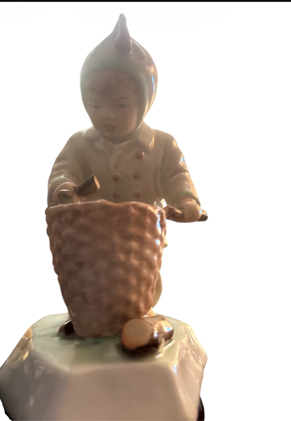 🏆rare Porcelain Figurine Child with Basket - photo 2