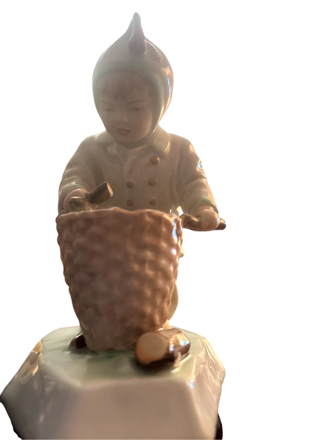 🏆rare Porcelain Figurine Child with Basket - photo 3