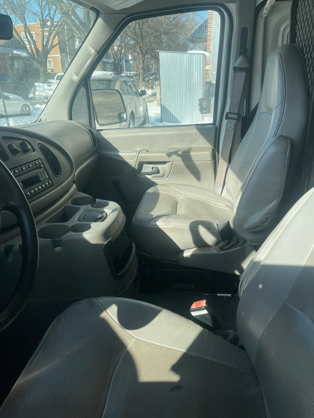 2001 Ford econoline White Cargo Van - photo 3
