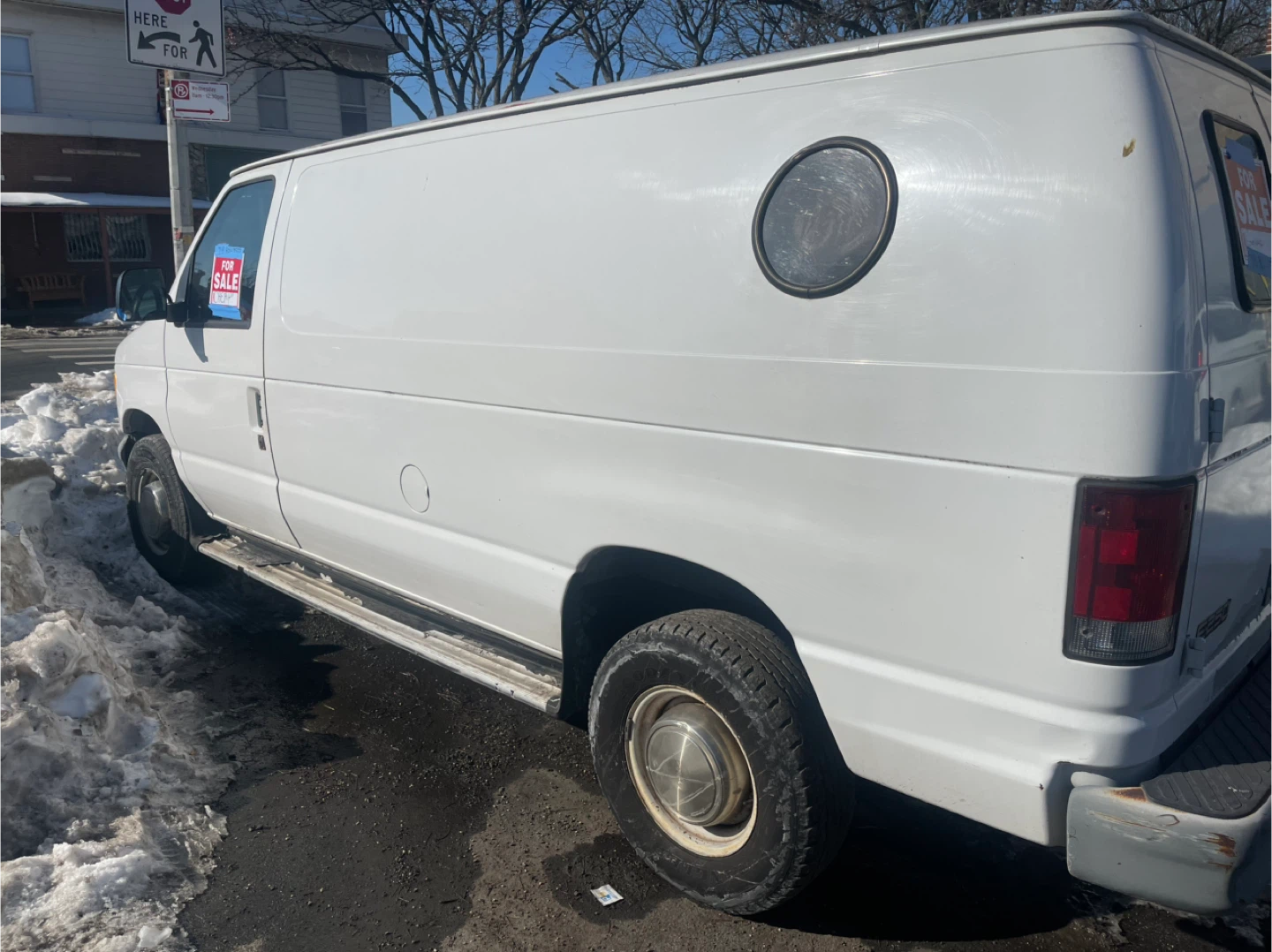 2001 Ford econoline White Cargo Van