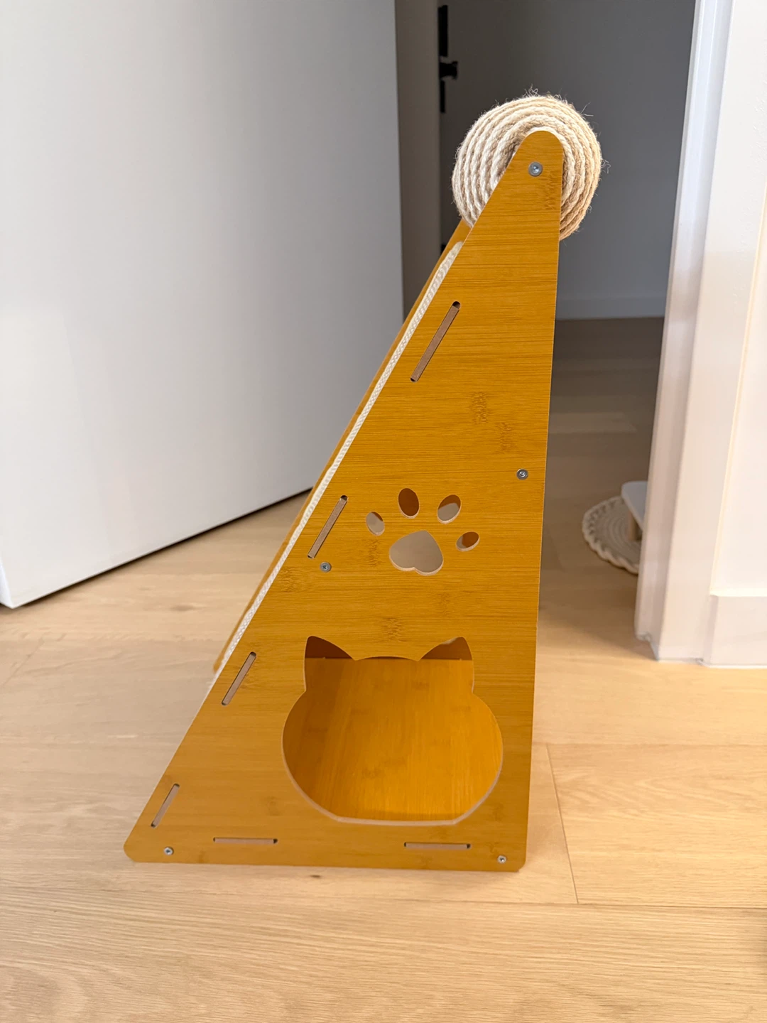 New Cat Scratching Post with Balls - photo 5