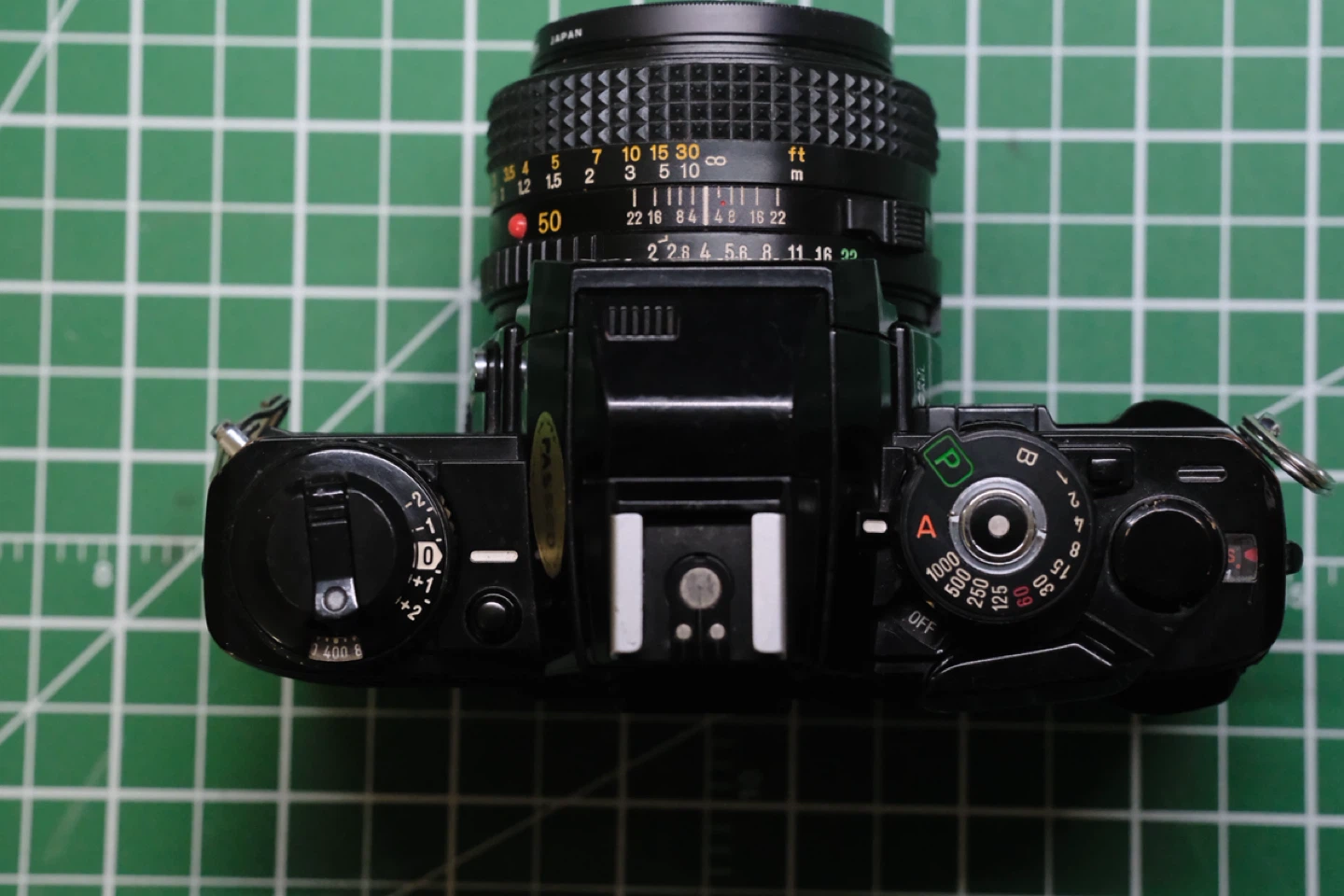 Minolta X-700 with 50mm f/2 Lens and Vivitar Flash - photo 5