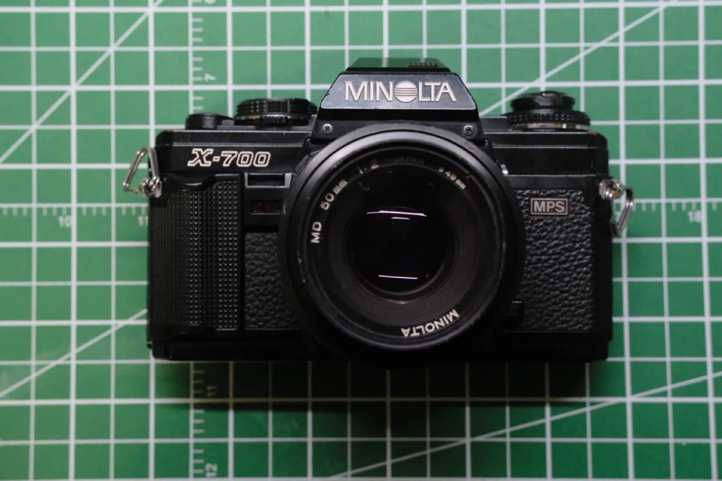 Minolta X-700 with 50mm f/2 Lens and Vivitar Flash - photo 2