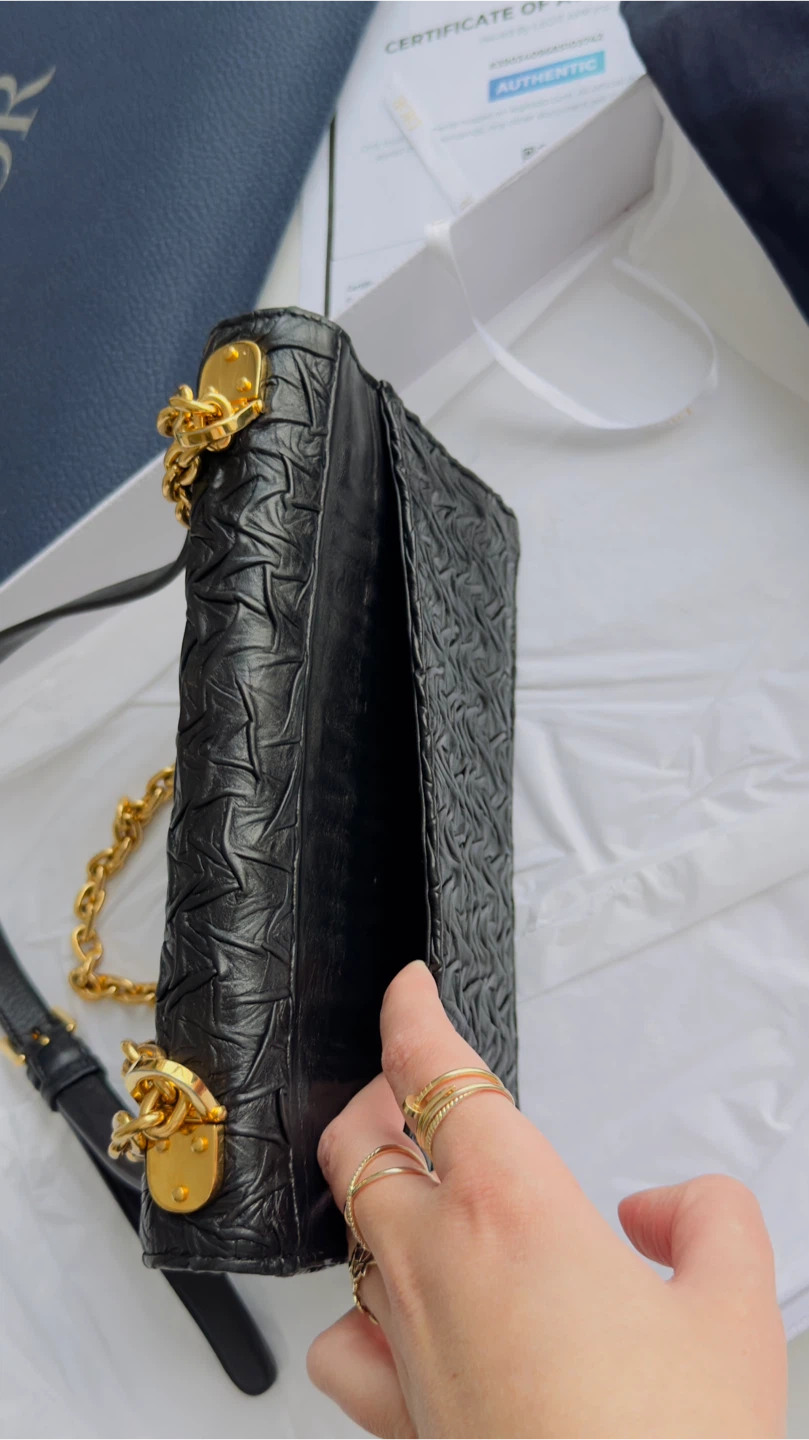 Authentic DIOR Black Wavy Effect Leather  Shoulder Bag - photo 4