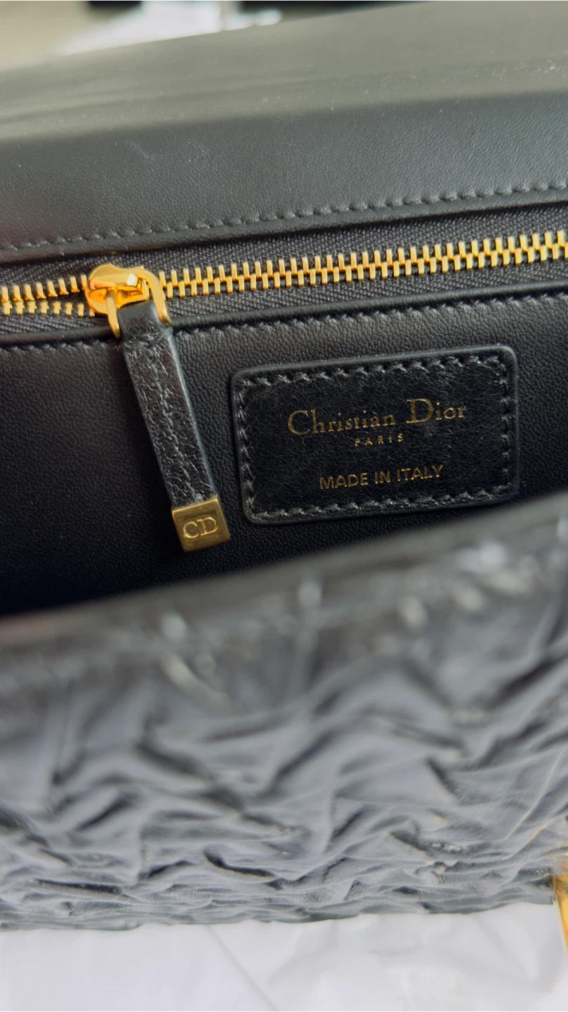 Authentic DIOR Black Wavy Effect Leather  Shoulder Bag - photo 3
