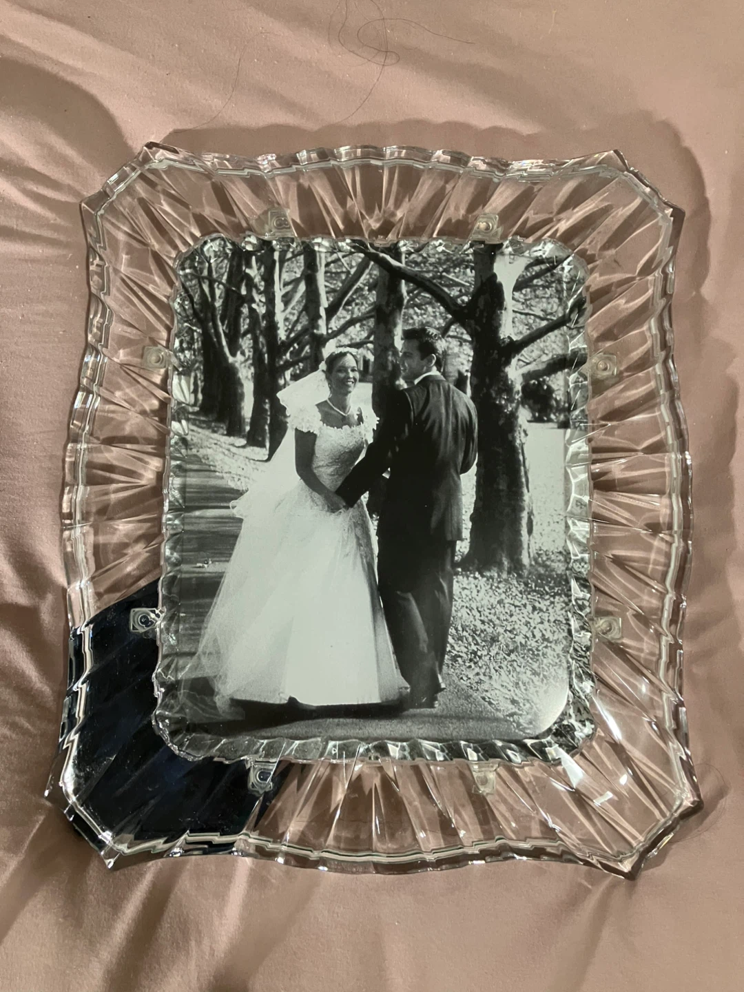 Clear Glass Photo Frame with Scalloped Edge