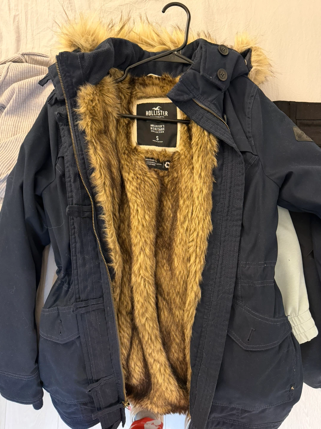 Hollister Women's Navy Parka with Faux Fur Lining - Size S