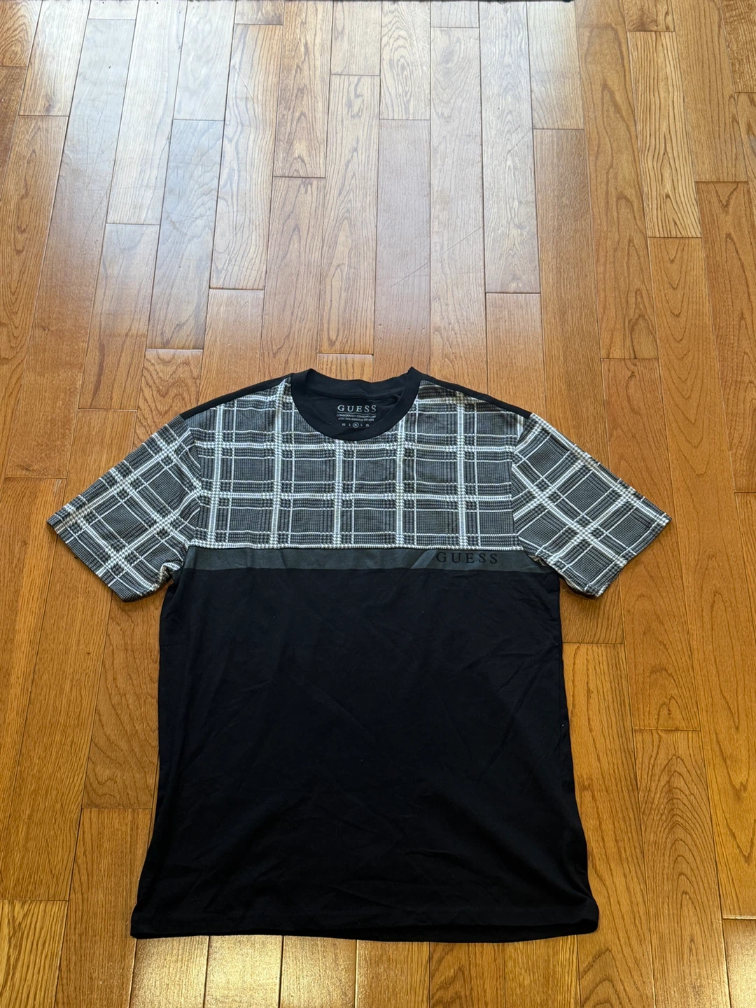 Guess T-Shirt with Plaid Sleeves - photo 2