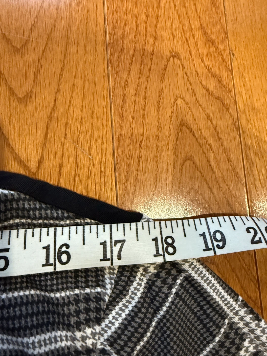 Guess T-Shirt with Plaid Sleeves - photo 4