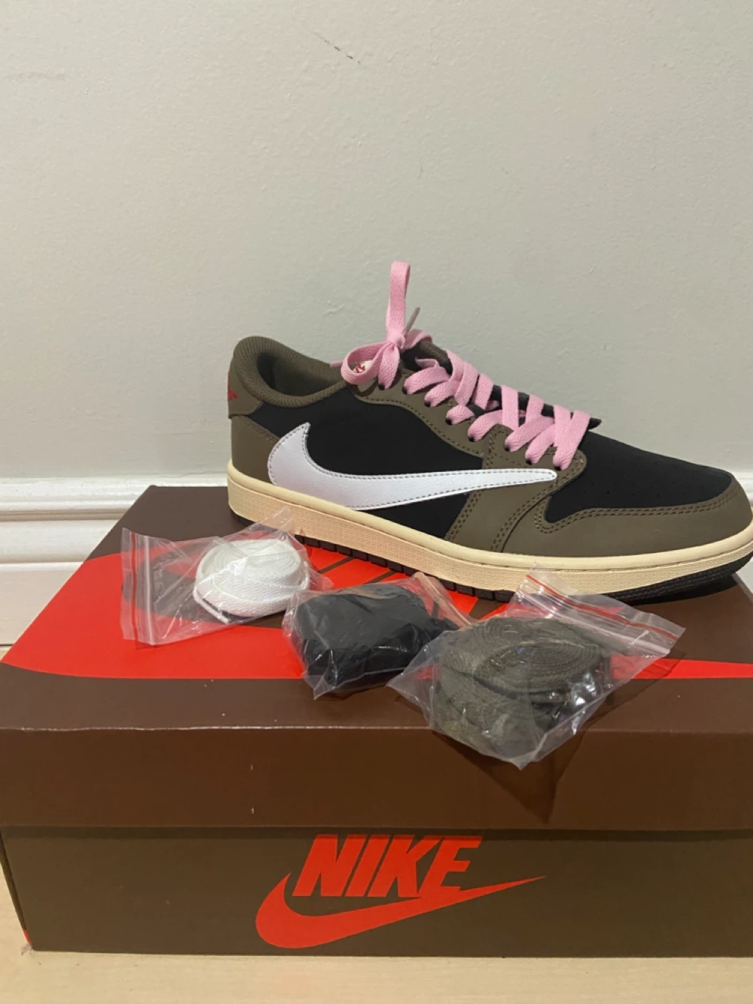 Nike Travis Scott x Air Jordan 1 Low OG "Reverse Mocha"