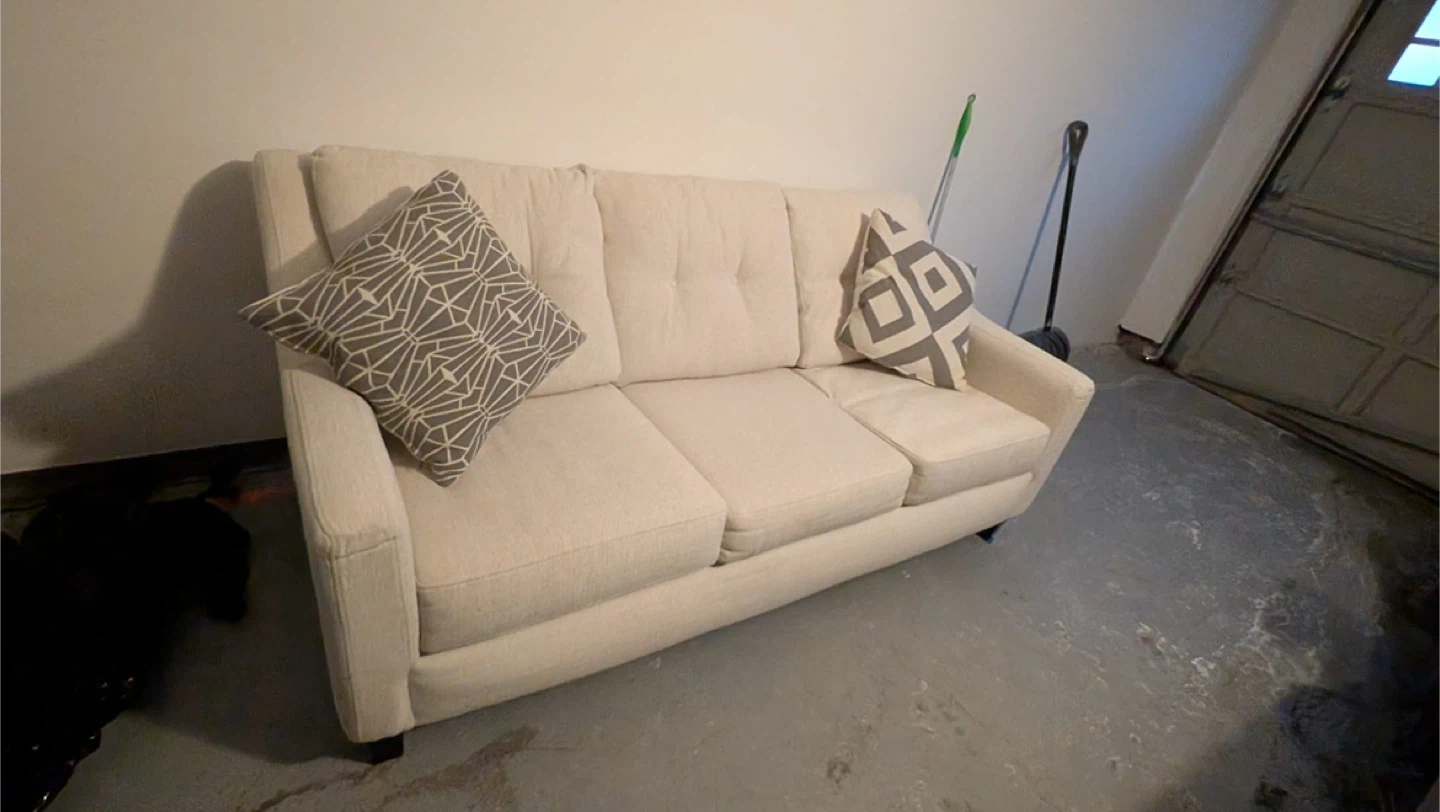 3-Seater Sofa with Accent Pillows - photo 5