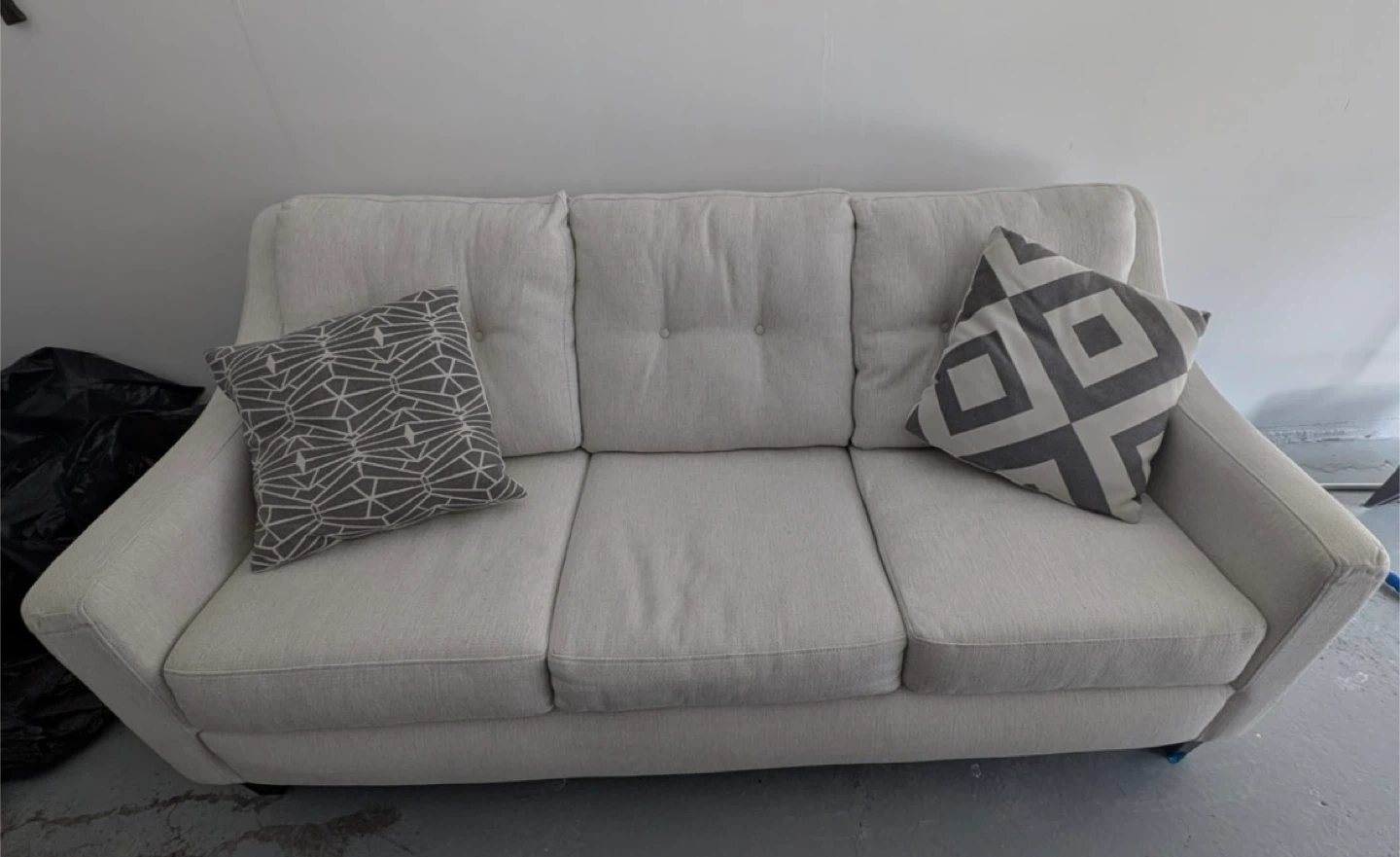 3-Seater Sofa with Accent Pillows - photo 4