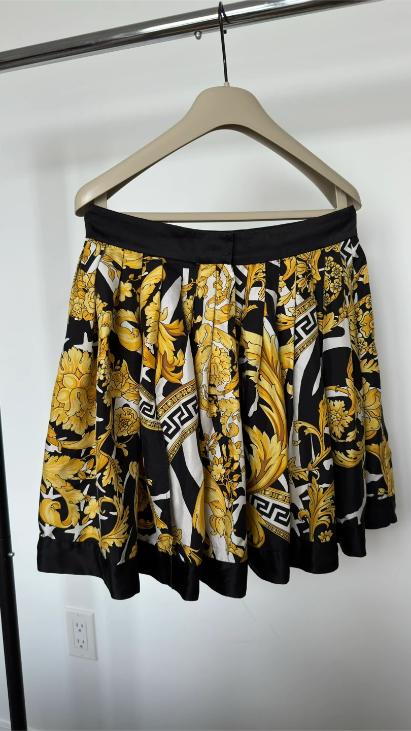 Authentic Versace Print Pleated Skirt Size 42