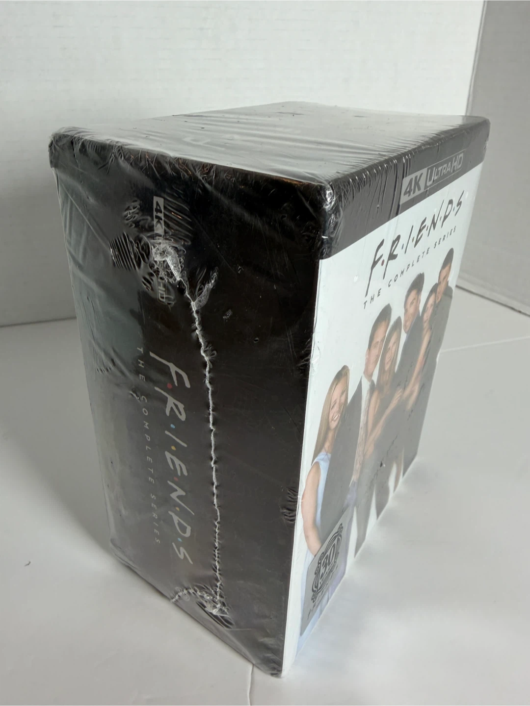 Friends The Complete Series 4K Ultra HD Blu-ray Box Set - photo 4