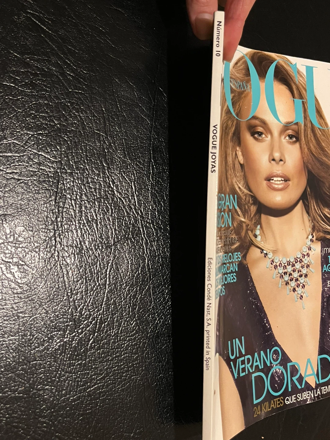 2009 Vogue España Joyas Magazine - Issue Number 10 - photo 3
