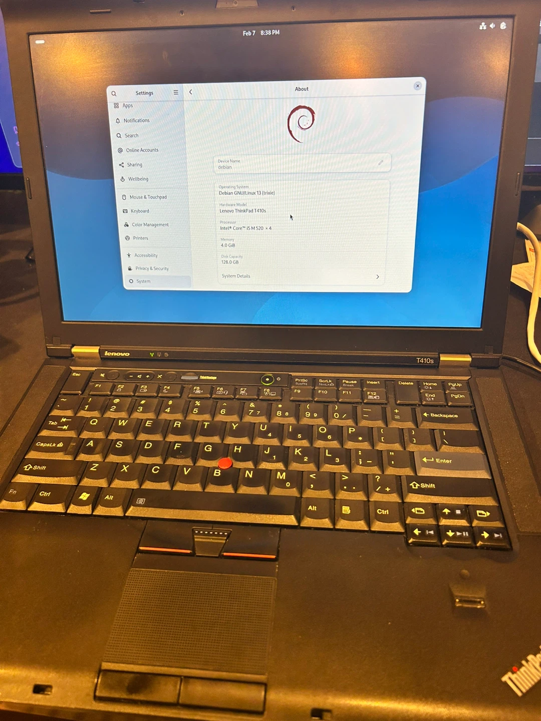 T410s Debian 13