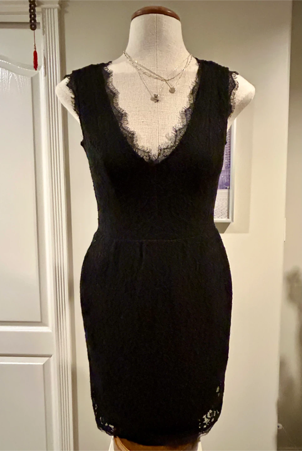 Babaton Lace Dress Size 2 🏆