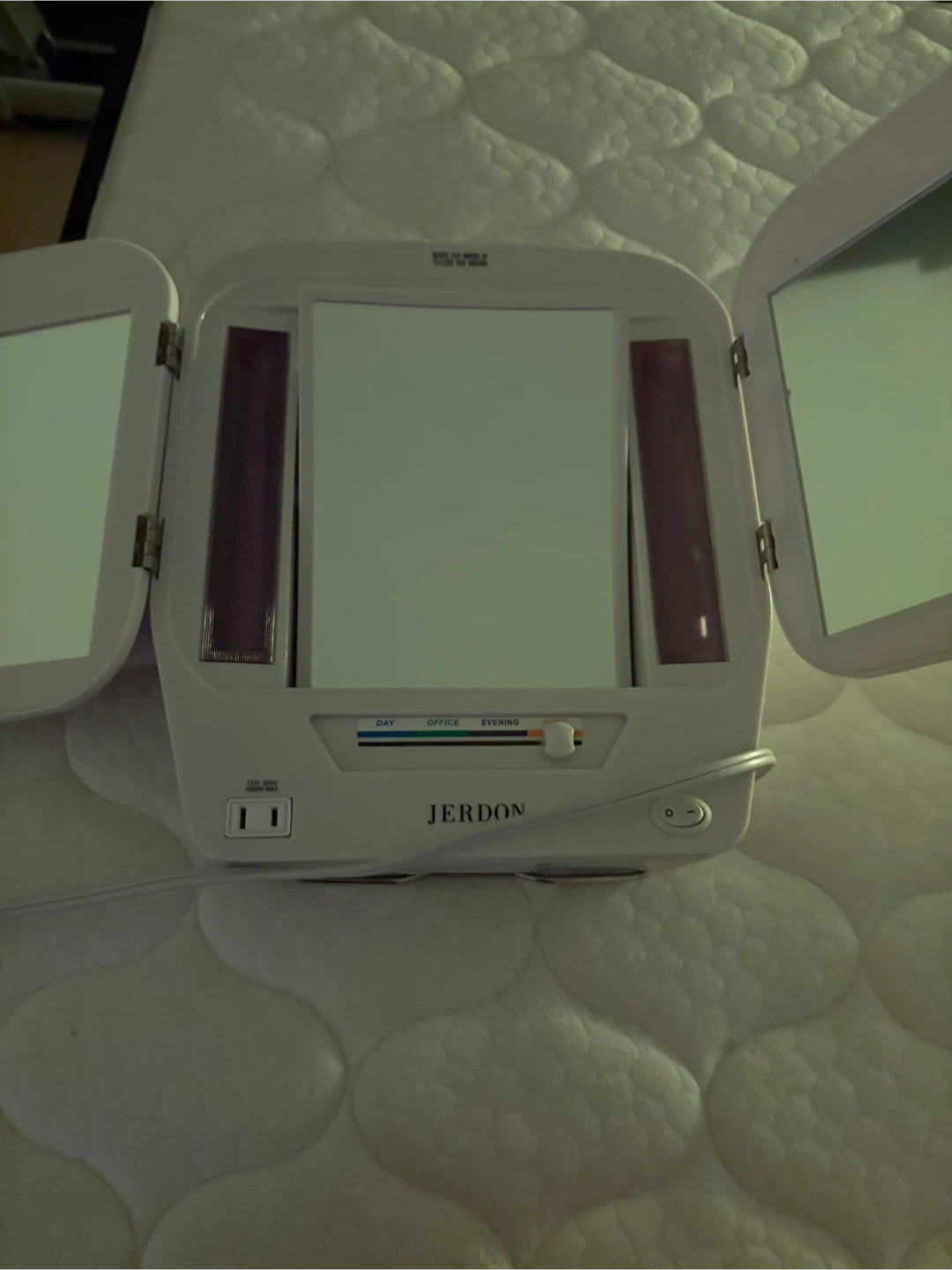 Jerdon Tri-Fold Vanity Makeup Mirror with Lights - photo 2